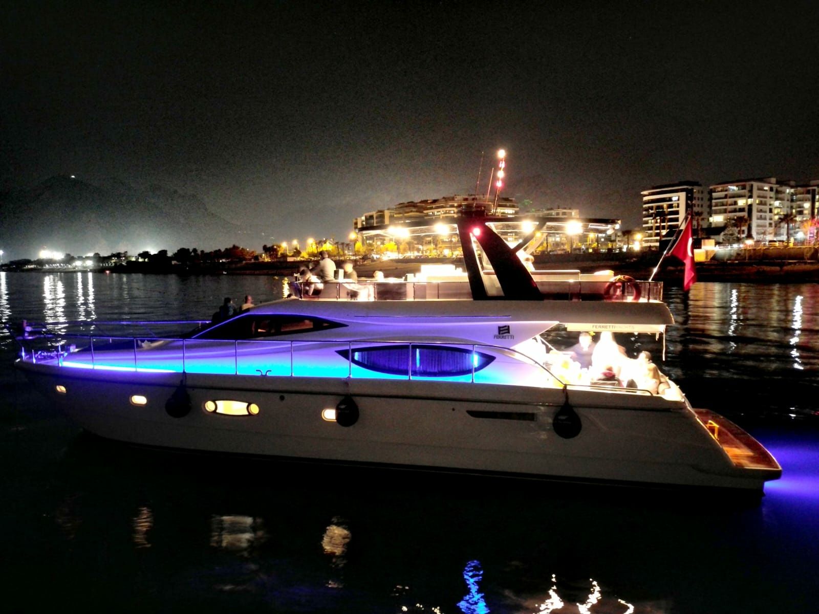 Ferretti 550 | Mega Ladon