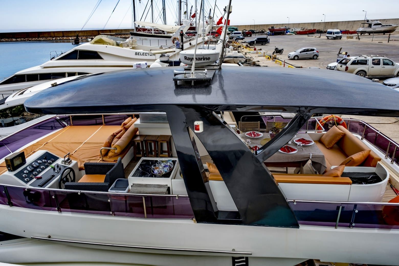 Ferretti 550 | Mega Ladon