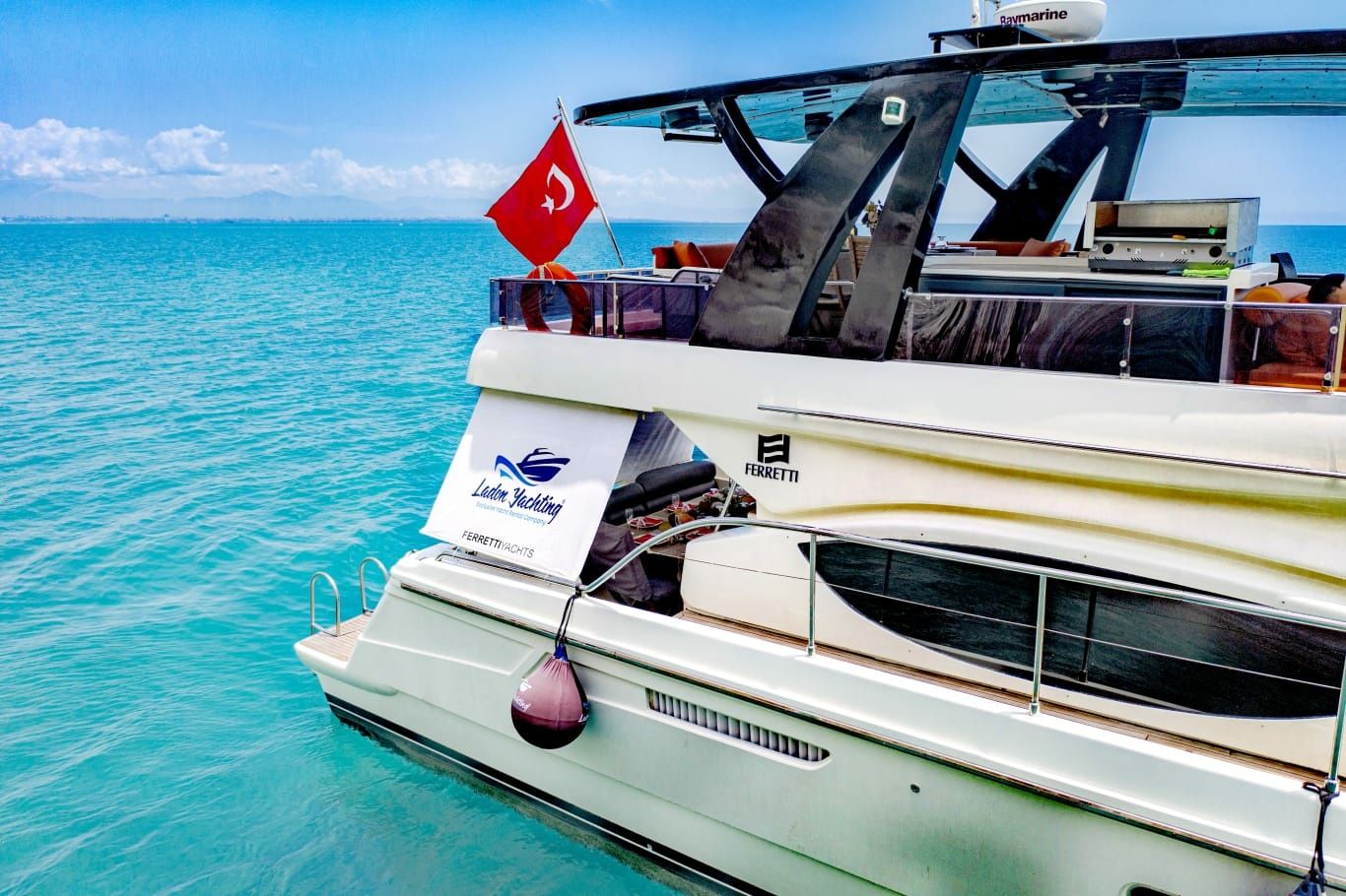 Ferretti 550 | Mega Ladon