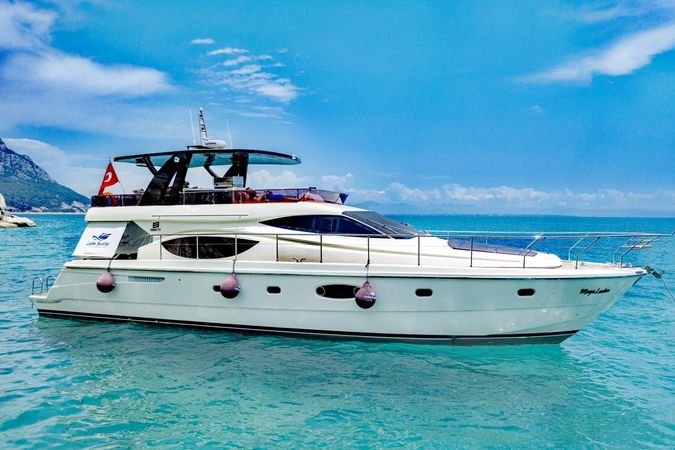 Ferretti 550 | Mega Ladon