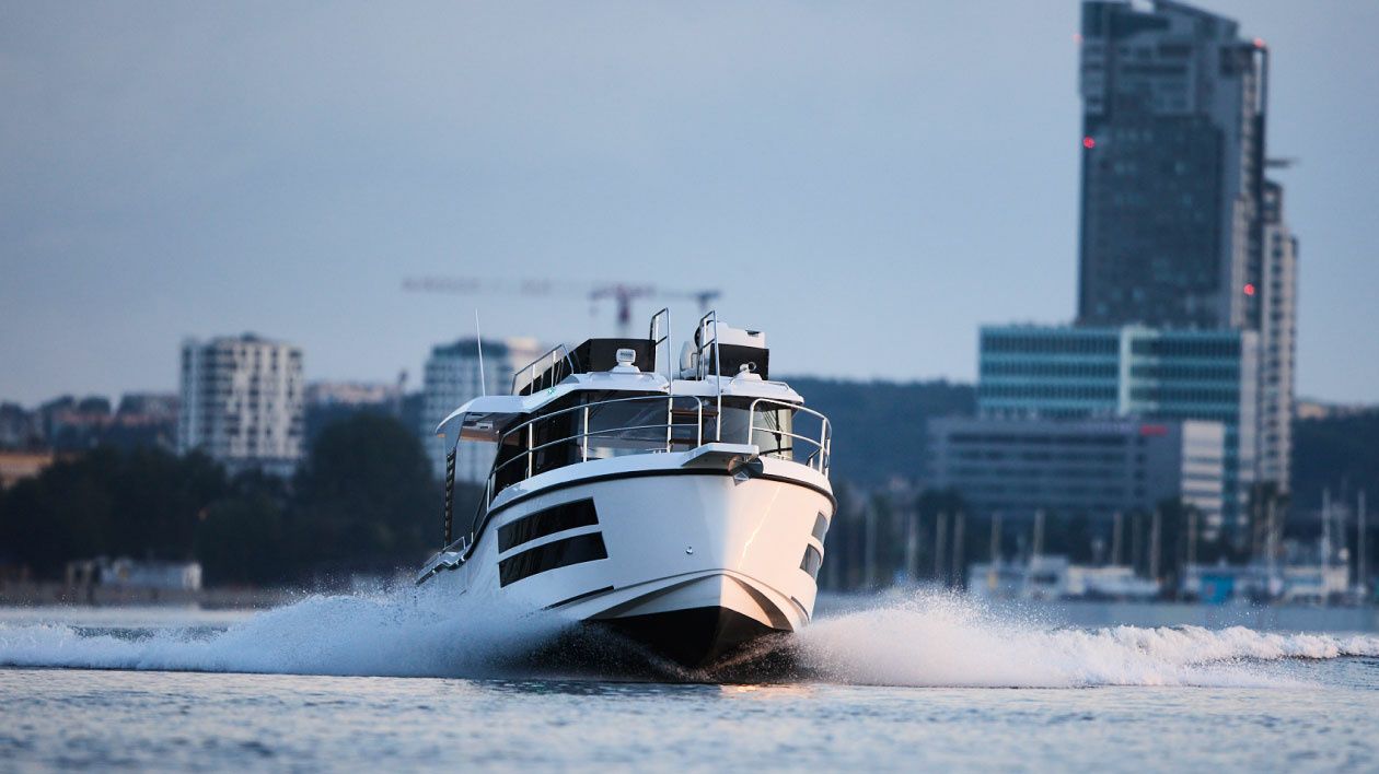 Northman 1050 Trawler | Elegant Freedom