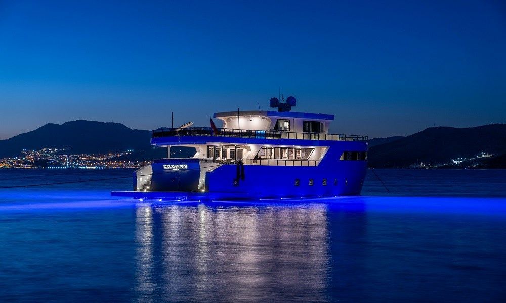 Trawler 98 | Calm Down