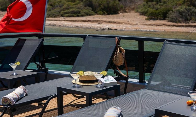 Trawler 98 | Calm Down