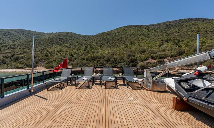 Trawler 98 | Calm Down