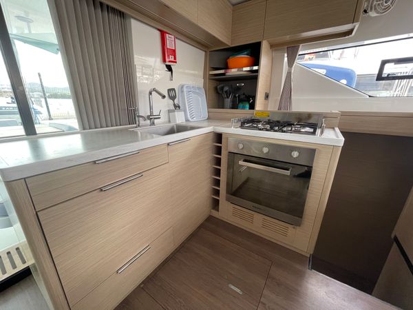 Lagoon 51 | Deb Elli