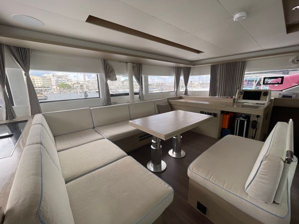 Lagoon 51 | Deb Elli