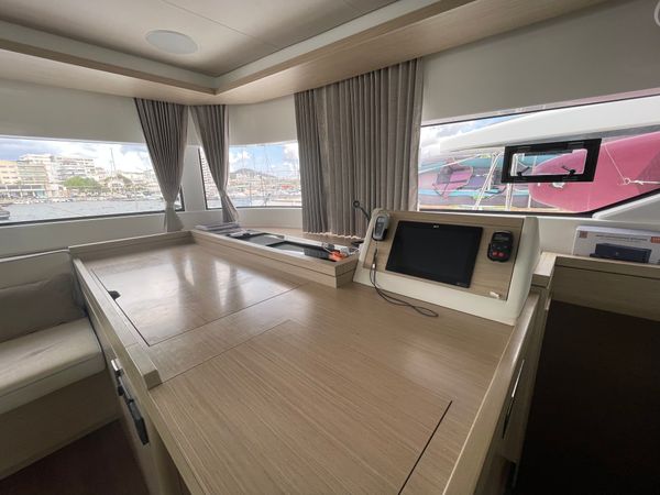 Lagoon 51 | Deb Elli