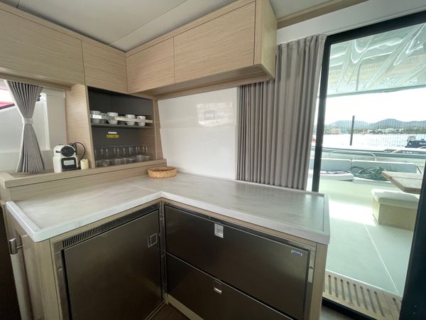 Lagoon 51 | Deb Elli