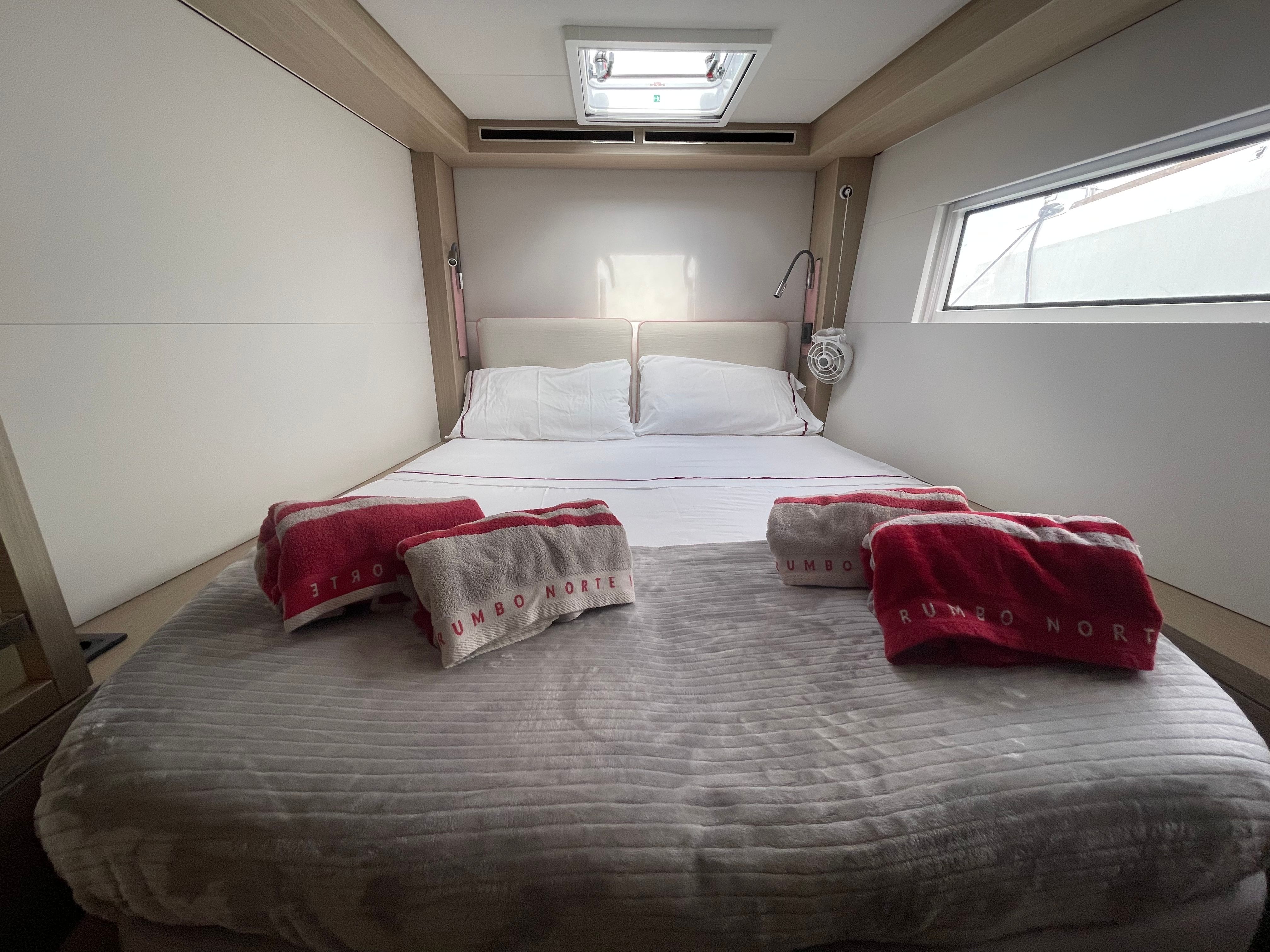 Lagoon 51 | Deb Elli