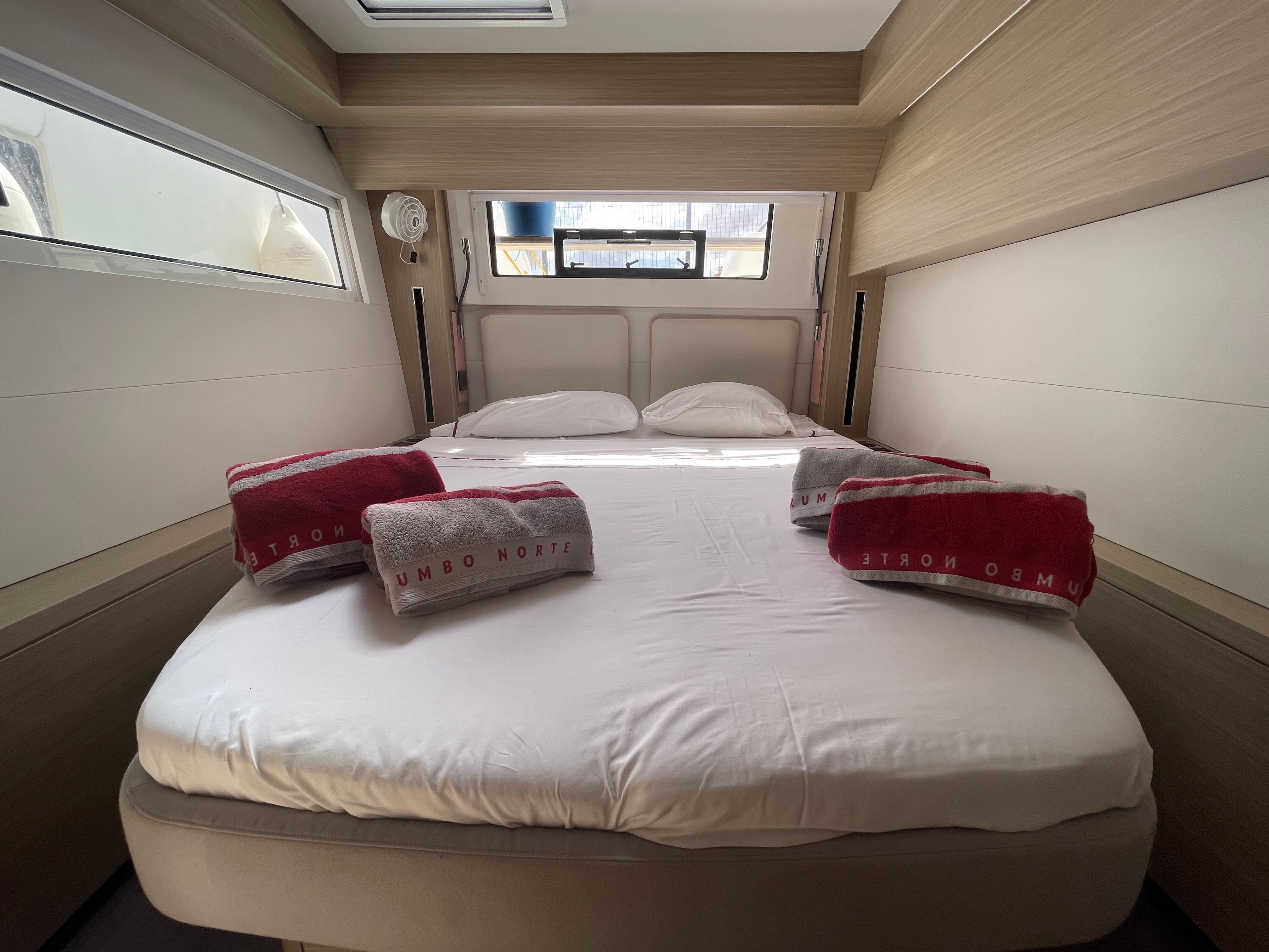 Lagoon 51 | Deb Elli