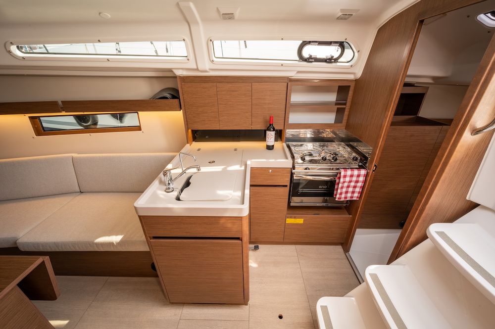 Beneteau Oceanis 34 | Infinity