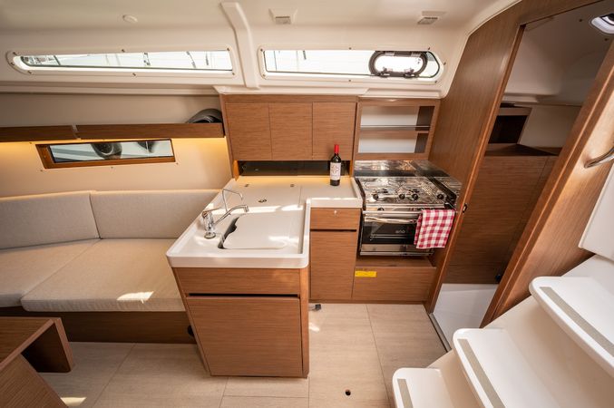 Beneteau Oceanis 34 | Infinity