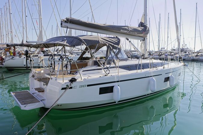 Bavaria C38 | Skye