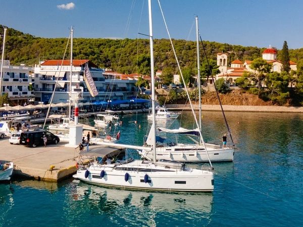 Bavaria C42 | Bluestone