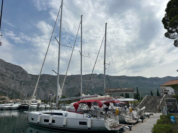 Beneteau Oceanis 46.1 | Blue Sky