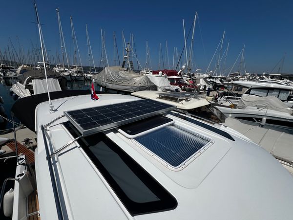 Beneteau Antares 9 | Ana