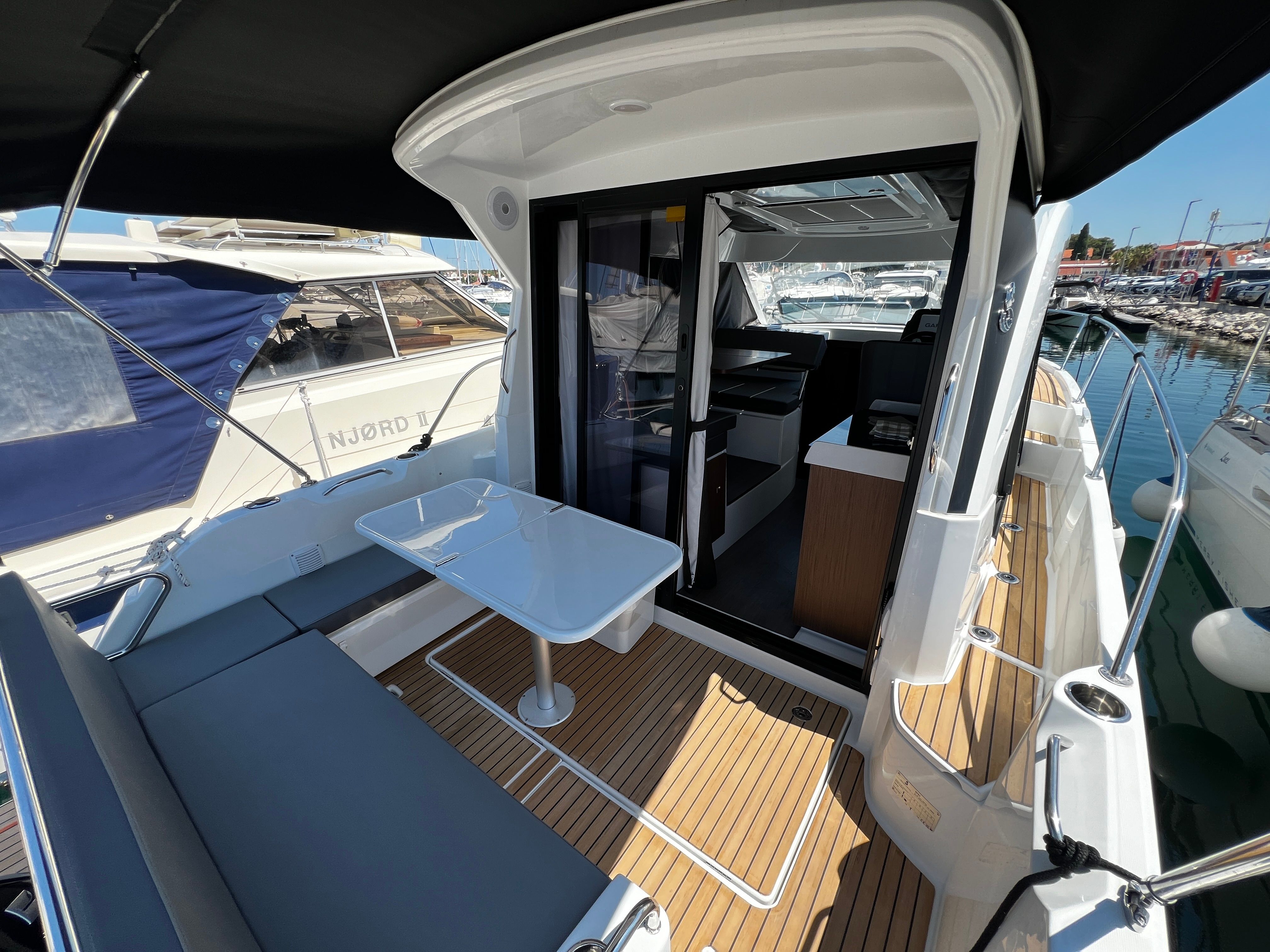 Beneteau Antares 9 | Ana