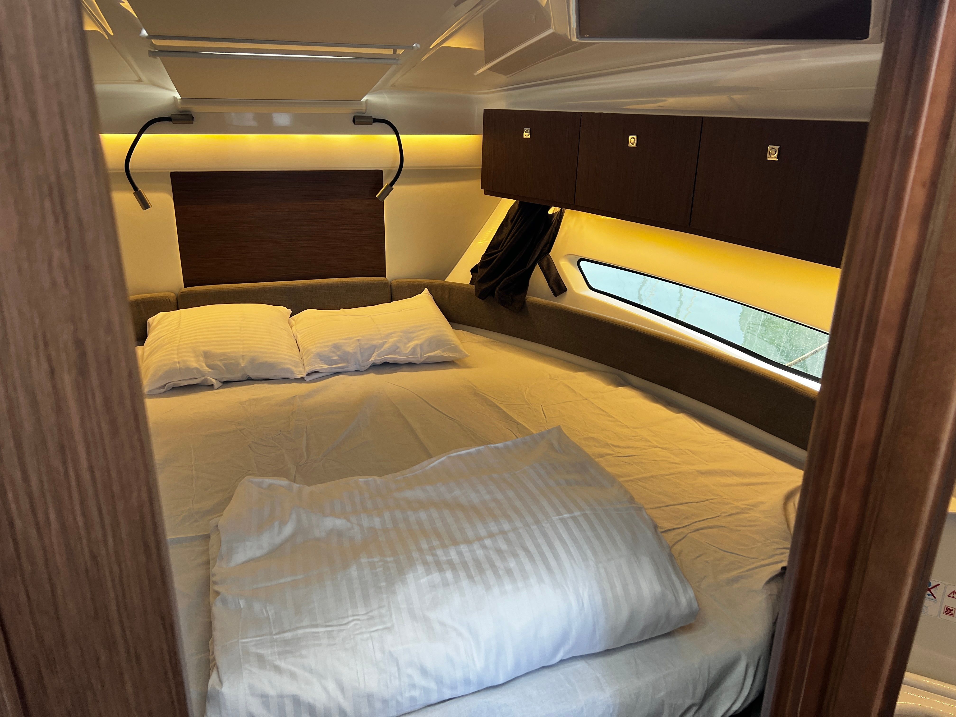 Beneteau Antares 9 | Ana