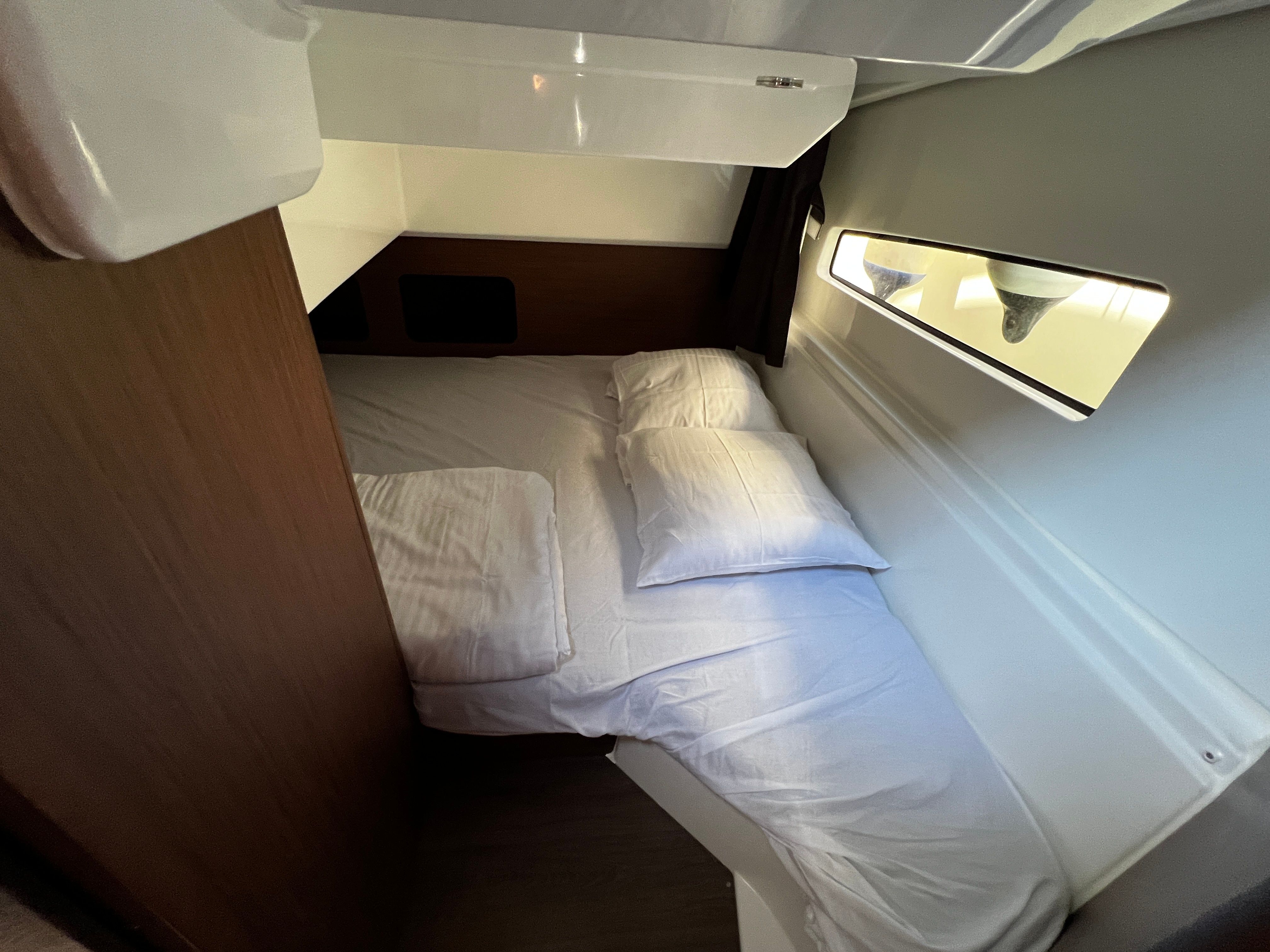 Beneteau Antares 9 | Ana
