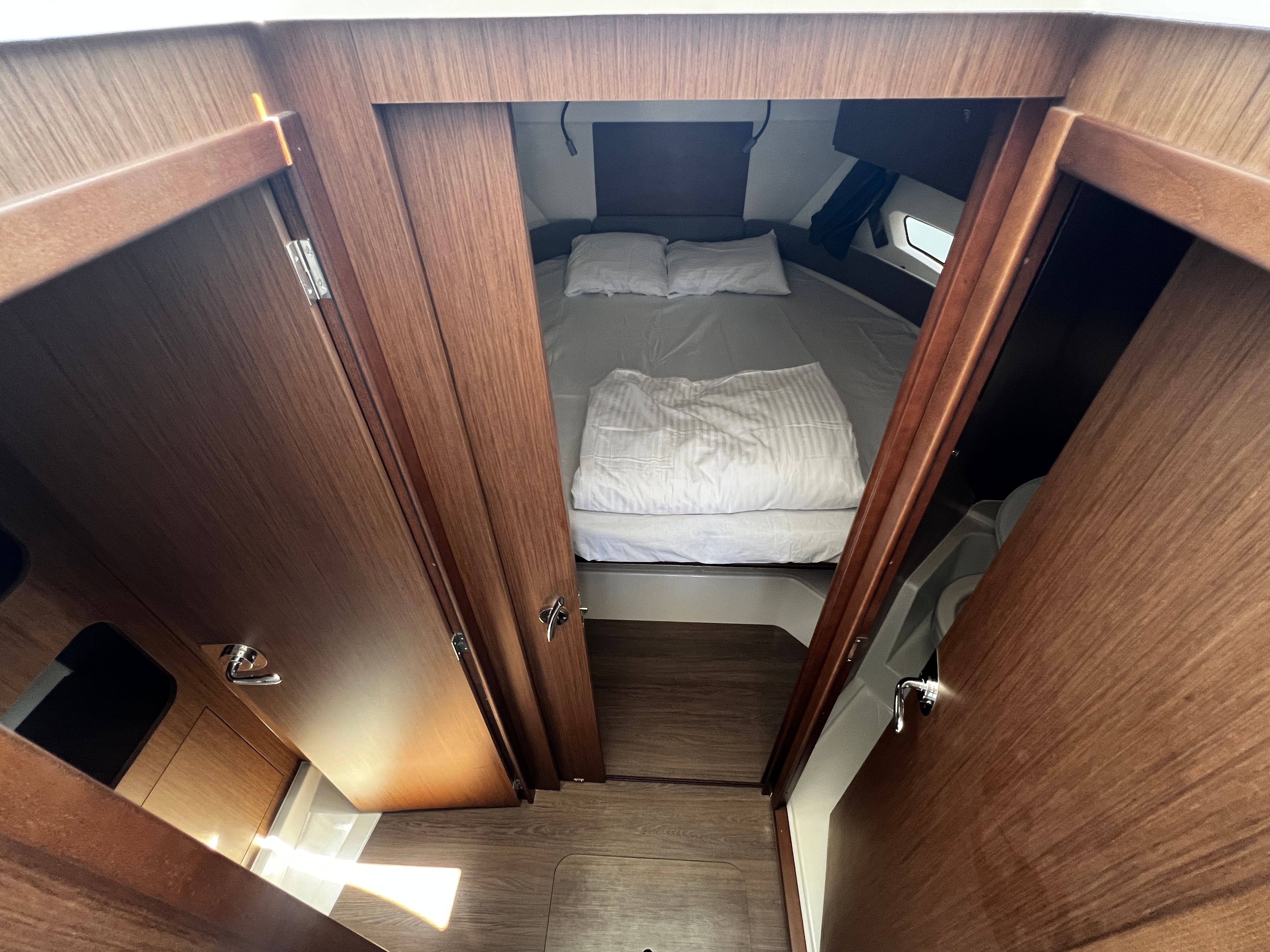 Beneteau Antares 9 | Ana