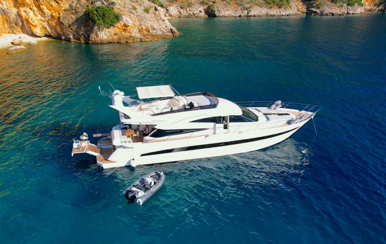 Galeon 640 Fly | Bella Zio