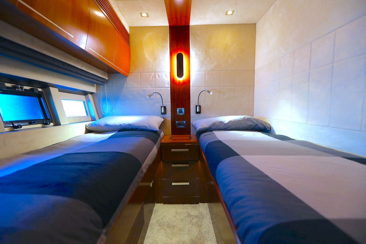 Galeon 640 Fly | Bella Zio