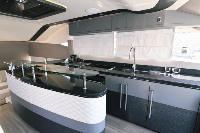 Galeon 640 Fly | Bella Zio
