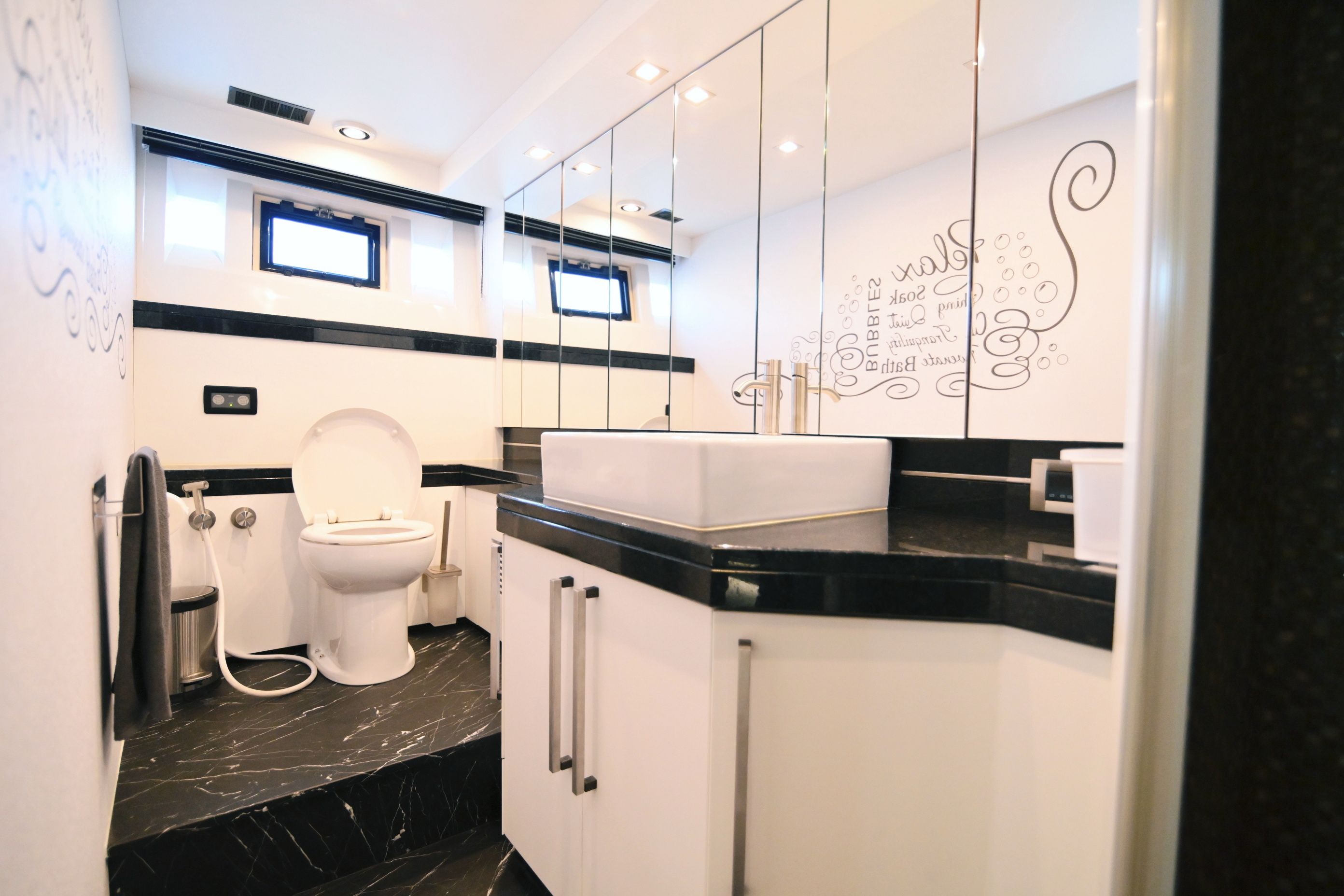 Galeon 640 Fly | Bella Zio