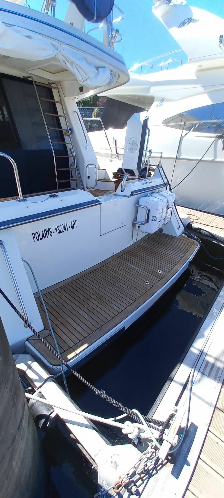 Neptunus 138 Sedan Fly | Polarys