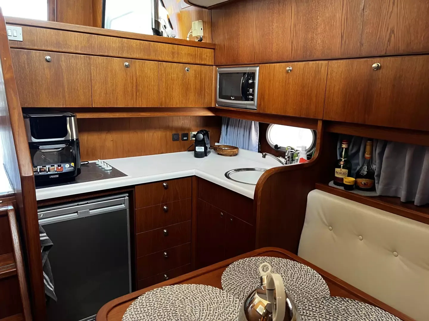 Neptunus 138 Sedan Fly | Polarys