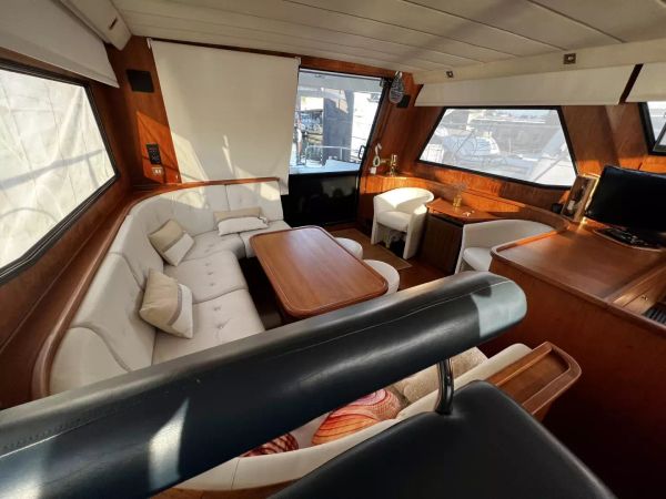 Neptunus 138 Sedan Fly | Polarys