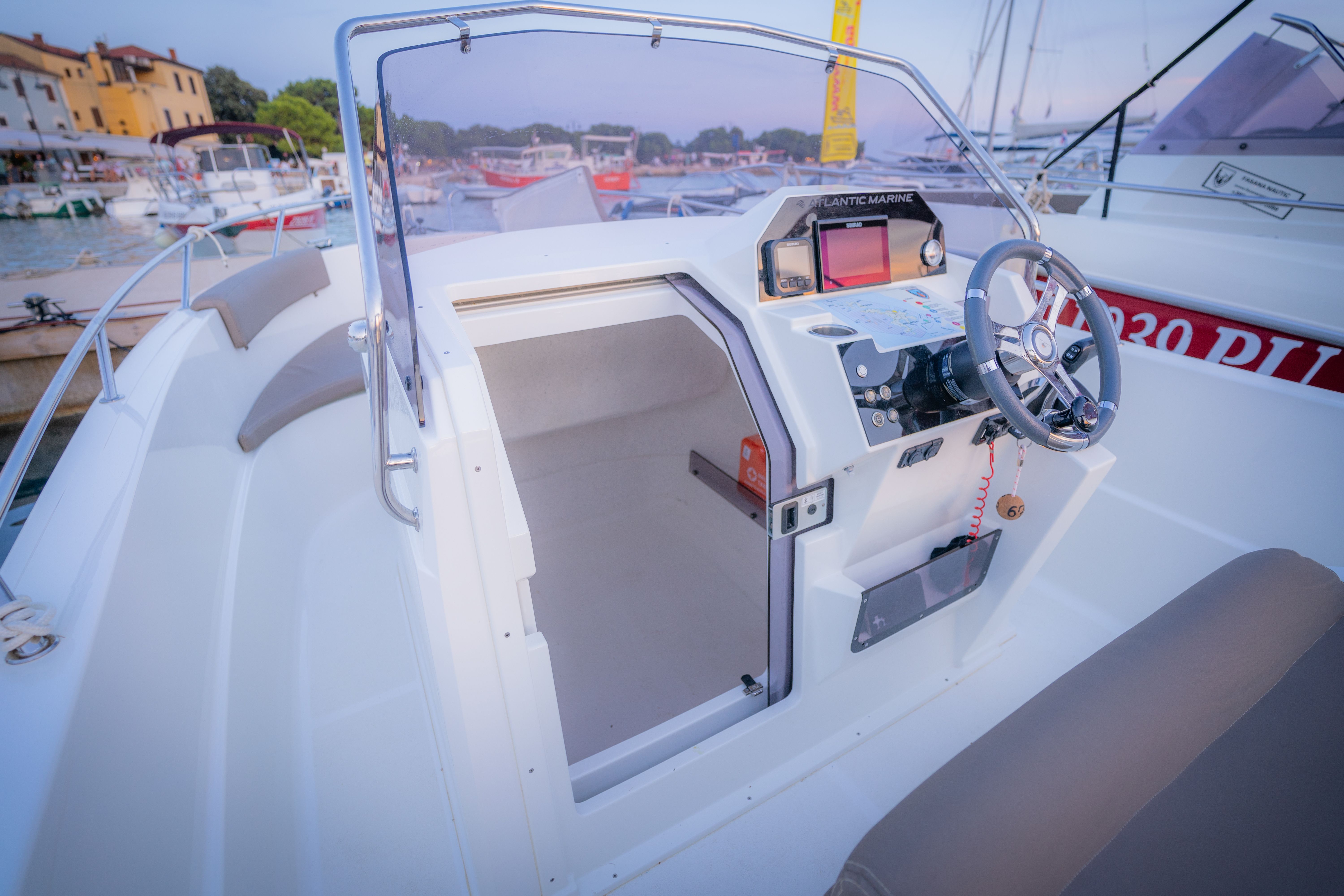 Atlantic Marine 670 | 23