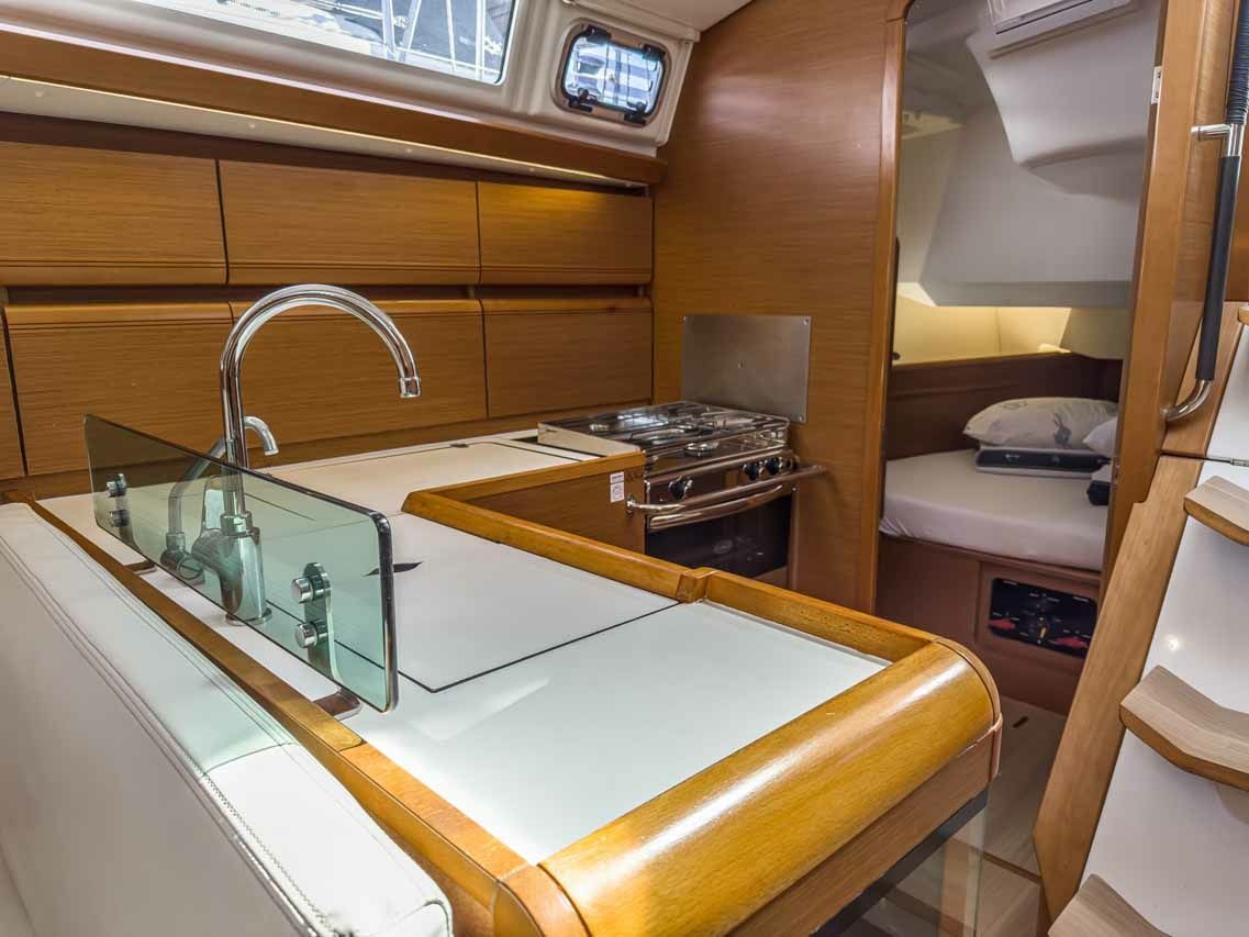 Jeanneau Sun Odyssey 449 | Pagomo Capri