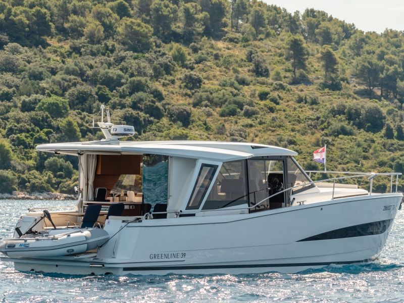 Greenline 39 | Amo Namo