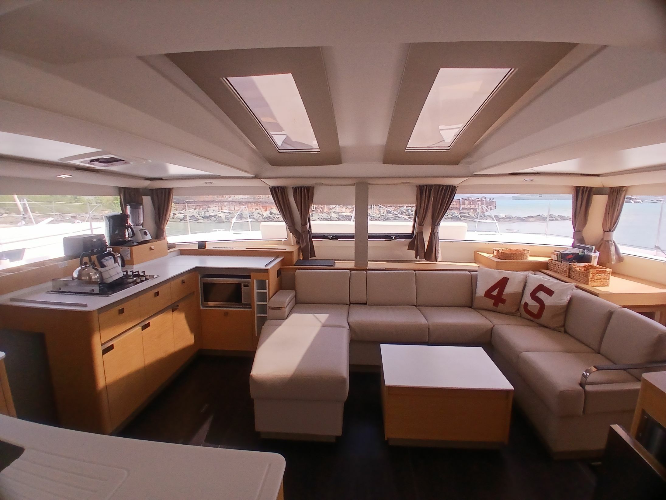 Fountaine Pajot Elba 45 | Lucky Traveller