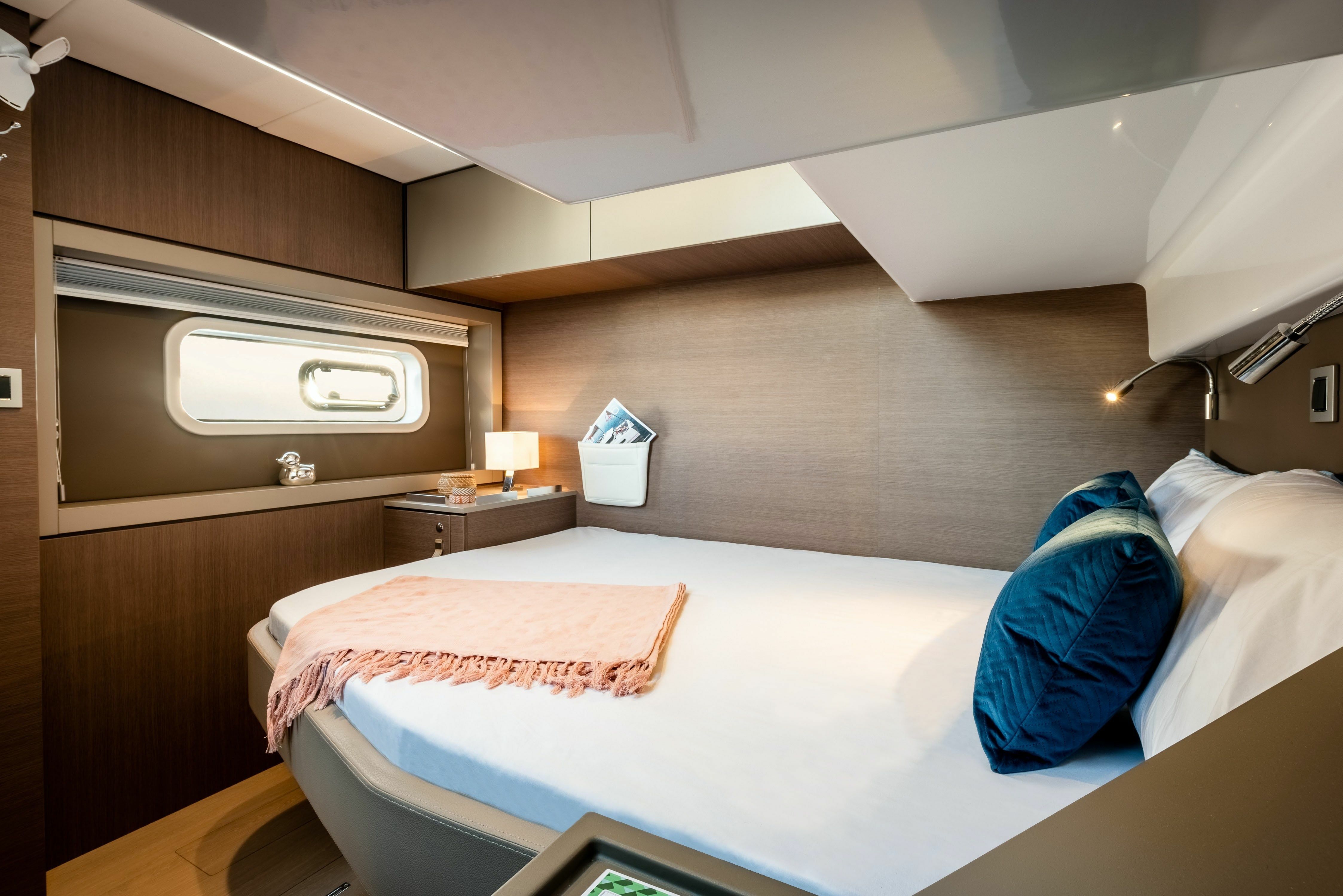 Bali 4.6 | Apres Sail 2