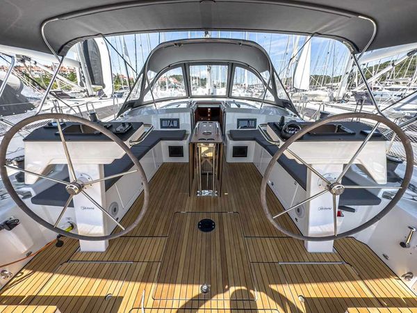 Bavaria C46 | Naos