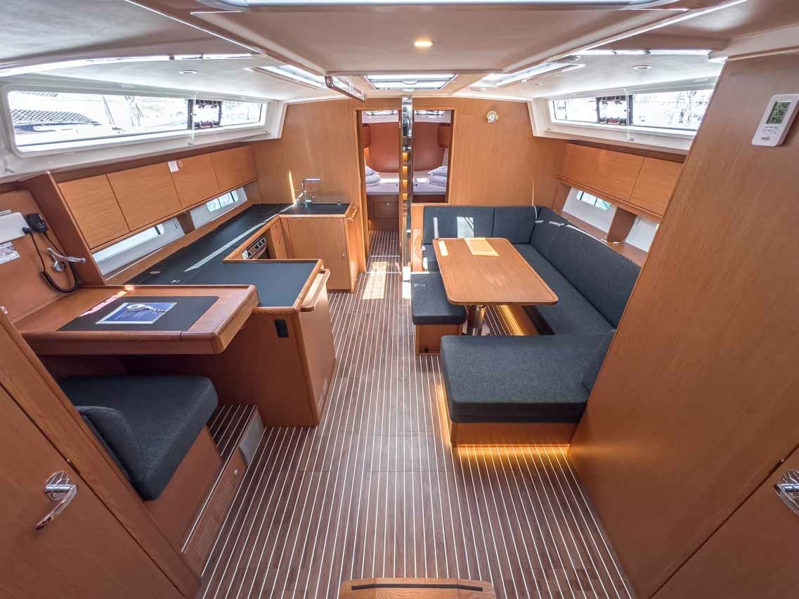 Bavaria C46 | Naos