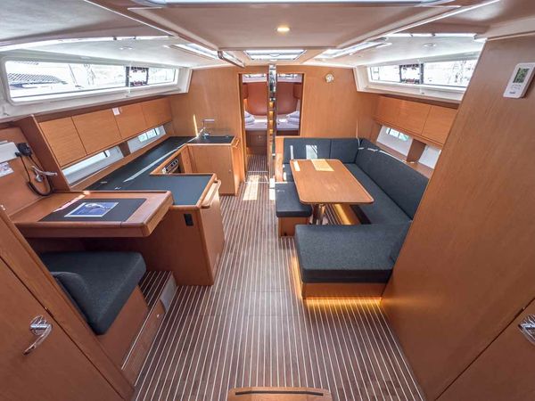 Bavaria C46 | Naos