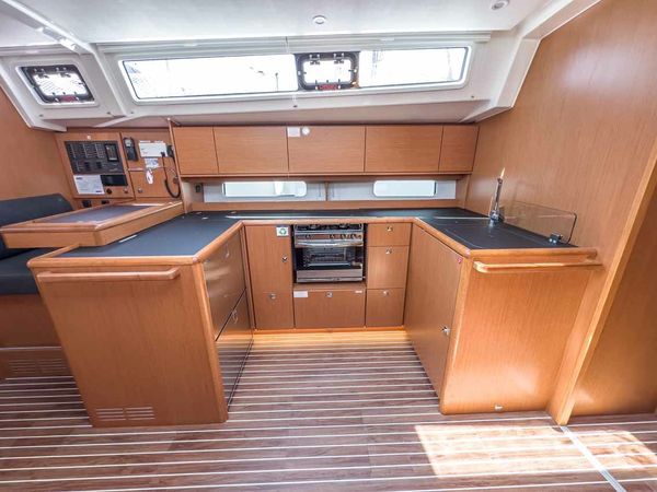 Bavaria C46 | Naos