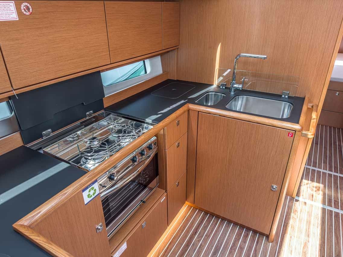 Bavaria C46 | Naos