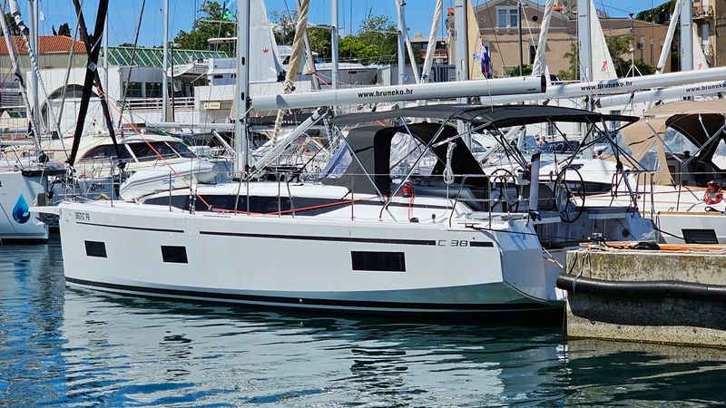 Bavaria C38 | Euphoria