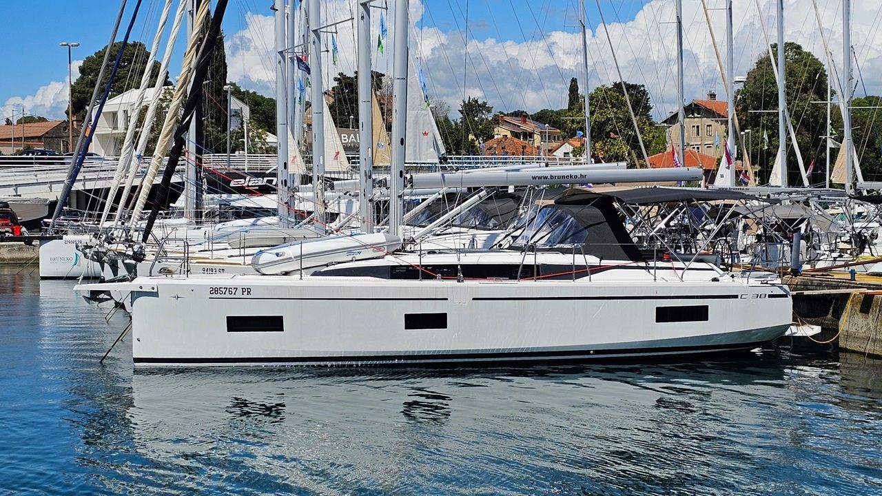Bavaria C38 | Euphoria