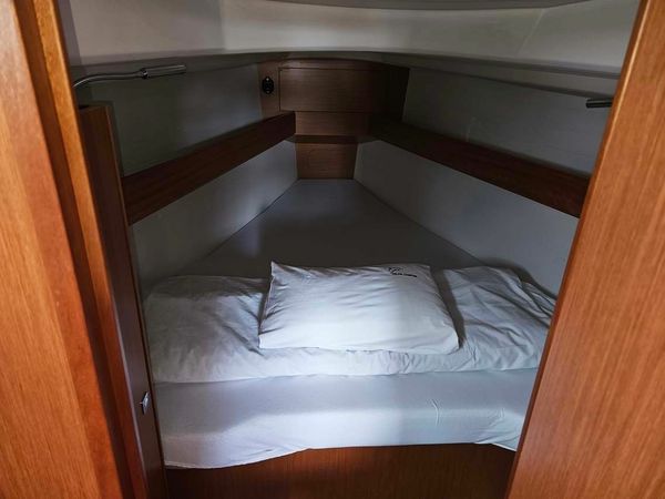 Bavaria Cruiser 34 | Hydra