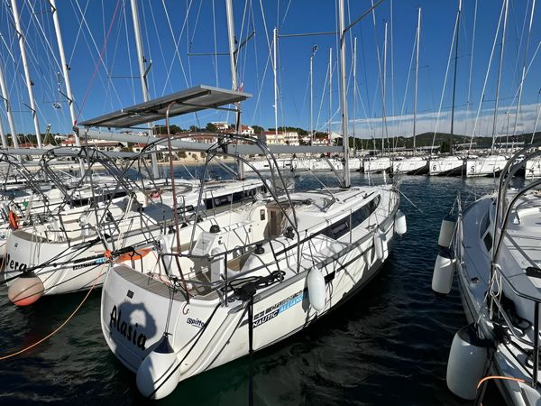 Bavaria Cruiser 34 | Alasia