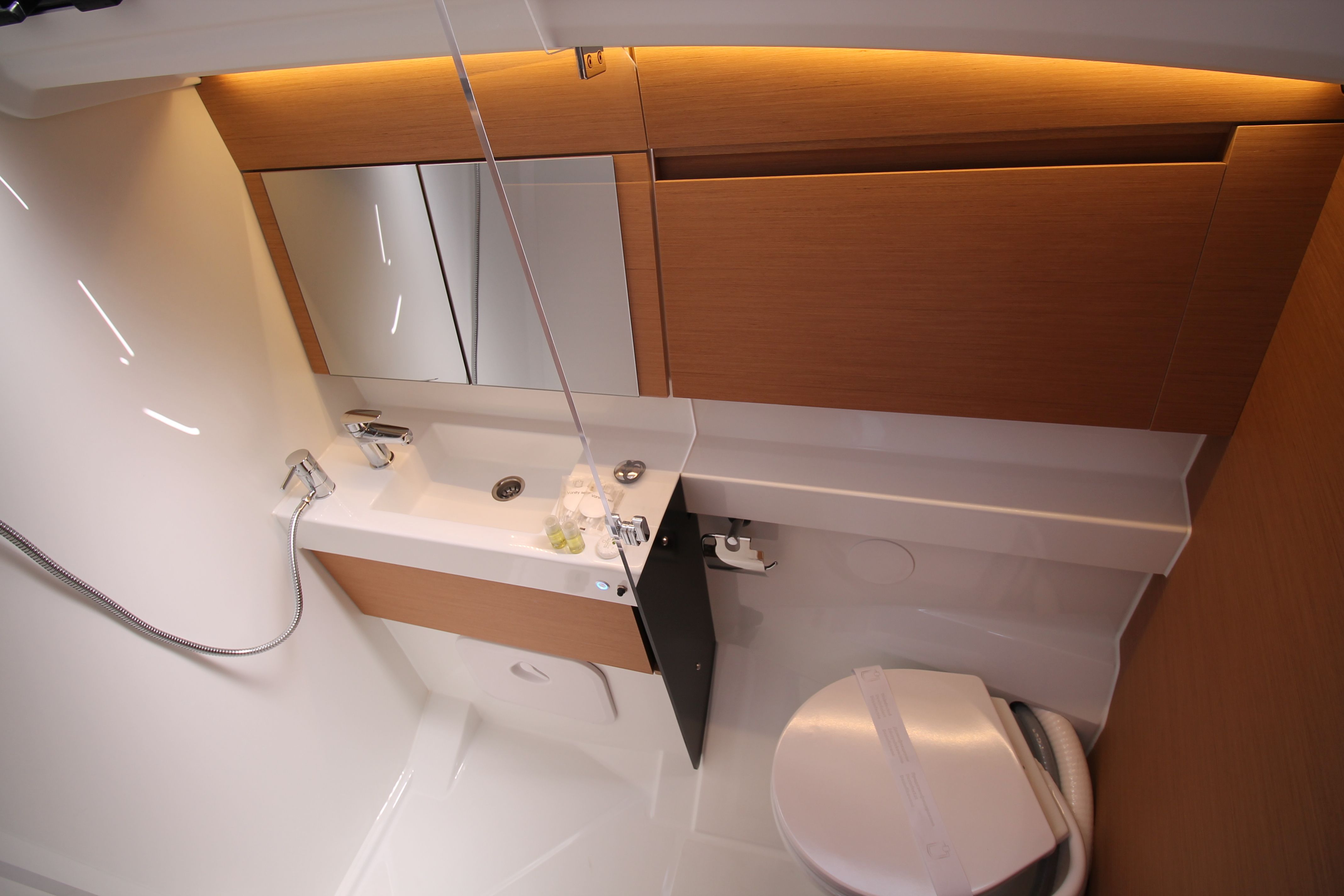 Jeanneau Sun Odyssey 410 | Bona Res