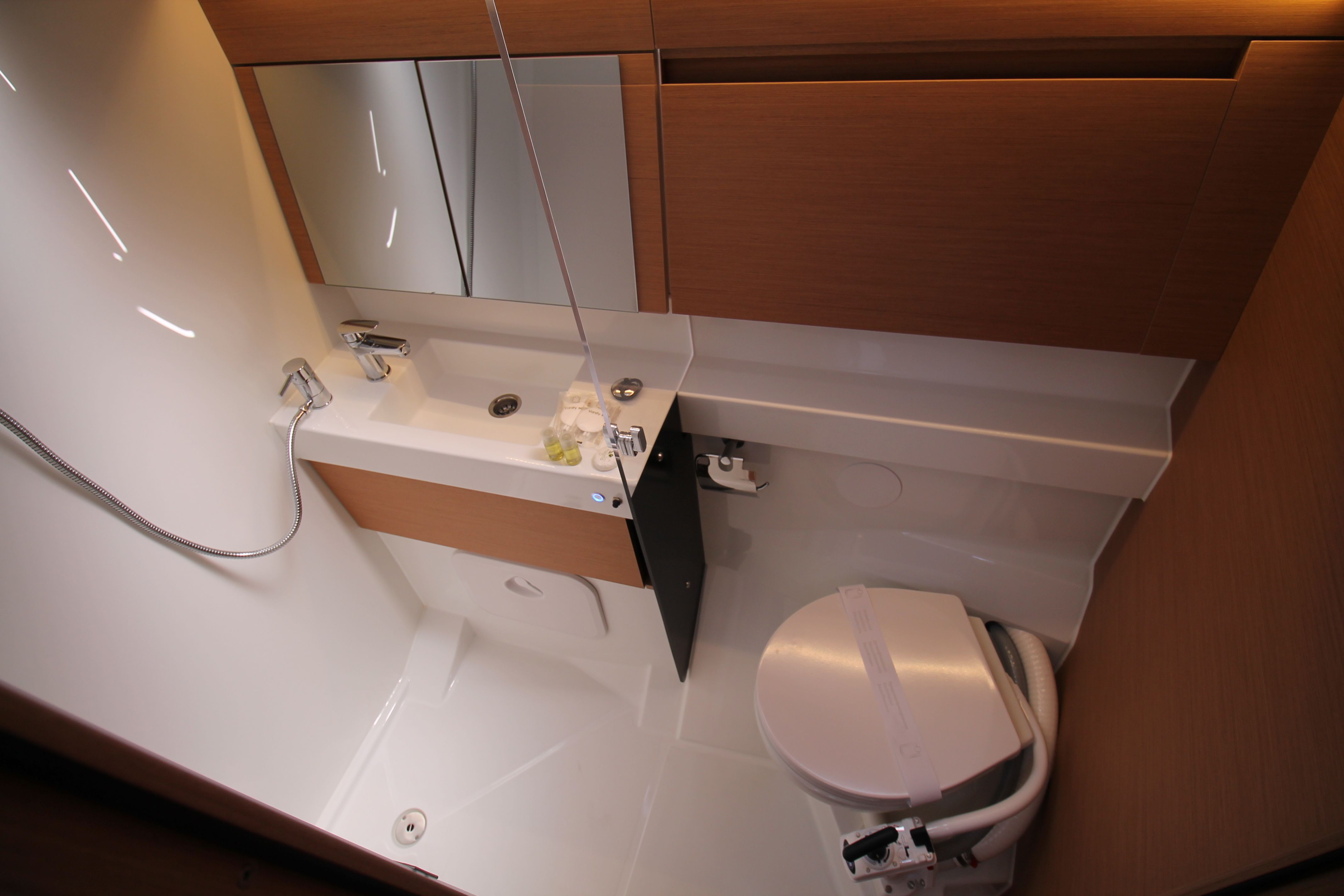 Jeanneau Sun Odyssey 410 | Bona Res