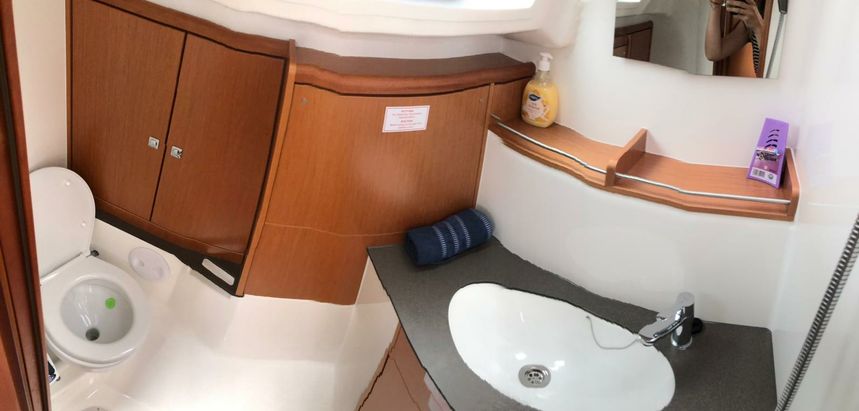 Bavaria Cruiser 37 | Lana 3