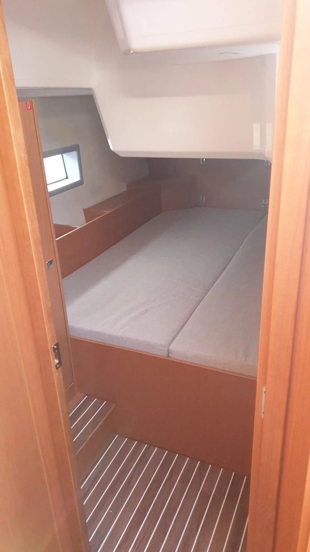 Bavaria C42 | Blue Eyes