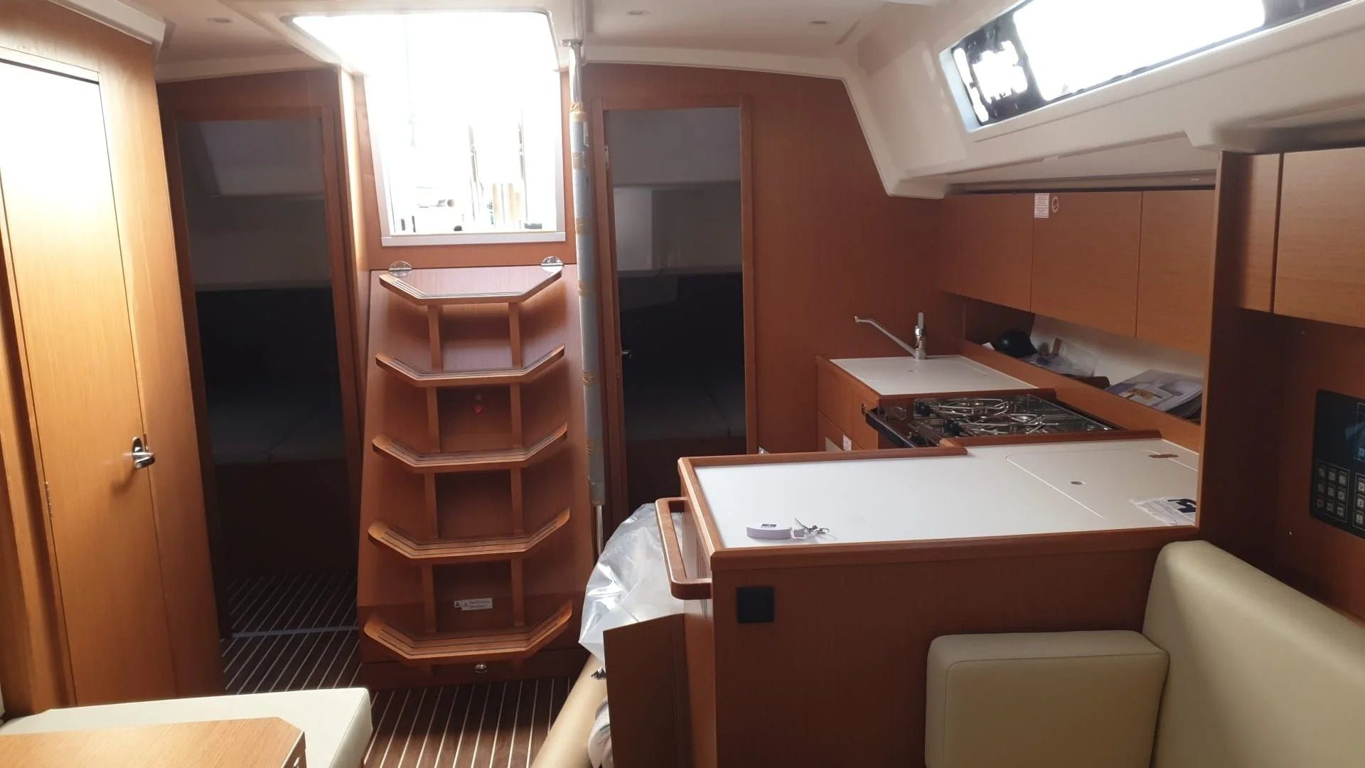 Bavaria C42 | Blue Eyes